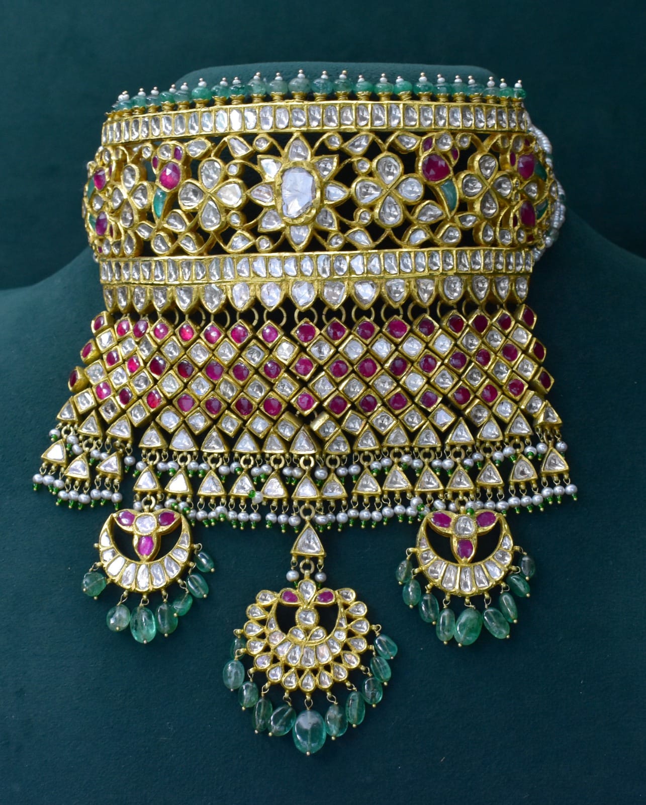 The Jadau Lattice Choker